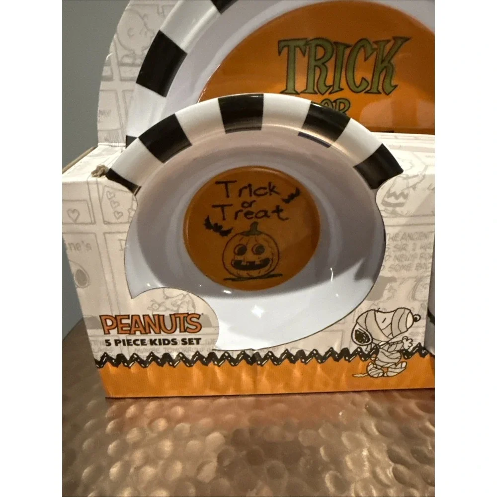 Peanuts Snoopy Halloween 5PC Kids Dinnerware Plate Bowl Cup Fork Spoon Pumpkin